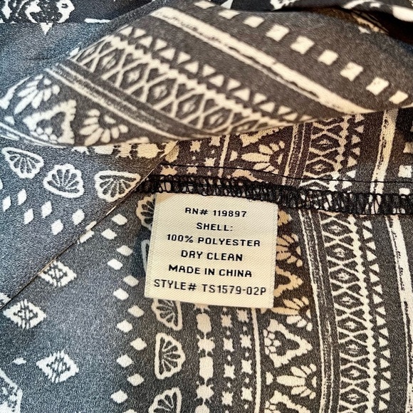 COLLECTIVE CONCEPTS, BOHO LIGHTWEIGHT, SHEER PEASANT TOP. SIZE MP - Picture 5 of 6